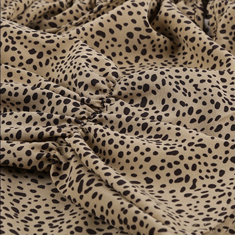 Cheetah long sleeved blouse! - Picture 3 of 4